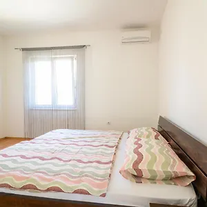 https://apartment-guest-house-leo.hotelinzadar.com