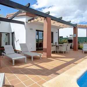 https://family-golf-villa-rubi-pool-bbq-seaview-aircon.in-canary-islands.com
